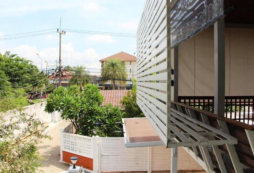 Номер Стандарт, Room In Guest Room   Baan Khunphiphit Homestay No2229