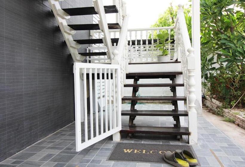 Номер Стандарт, Room In Guest Room   Baan Khunphiphit Homestay No2229