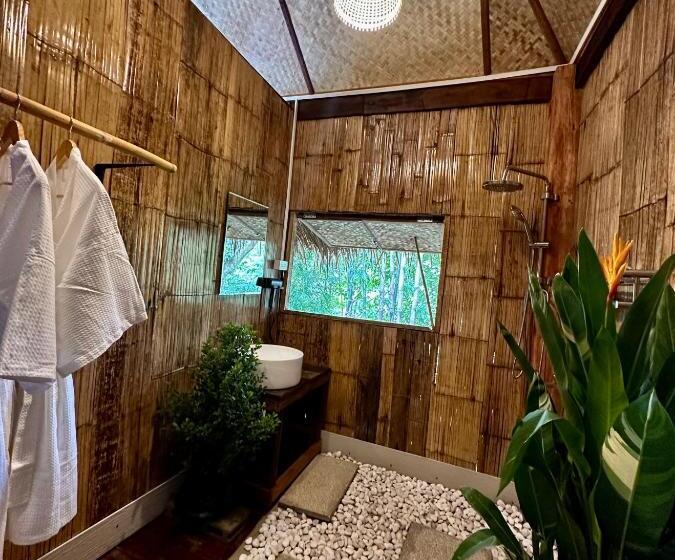 Номер Стандарт Вид на Горы, Wanna’s House
