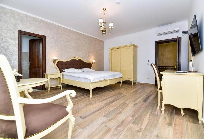اتاق استاندارد با تخت بزرگ, Pensiunea Ww