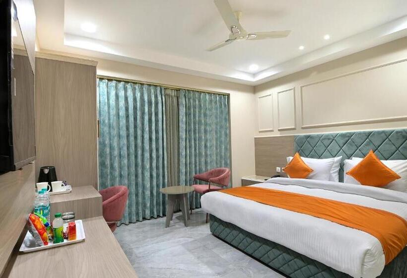 豪华房间, Newly Built Hotel Sapphire House Paharganj  5mins Walk From Railway Station And Metro Station
