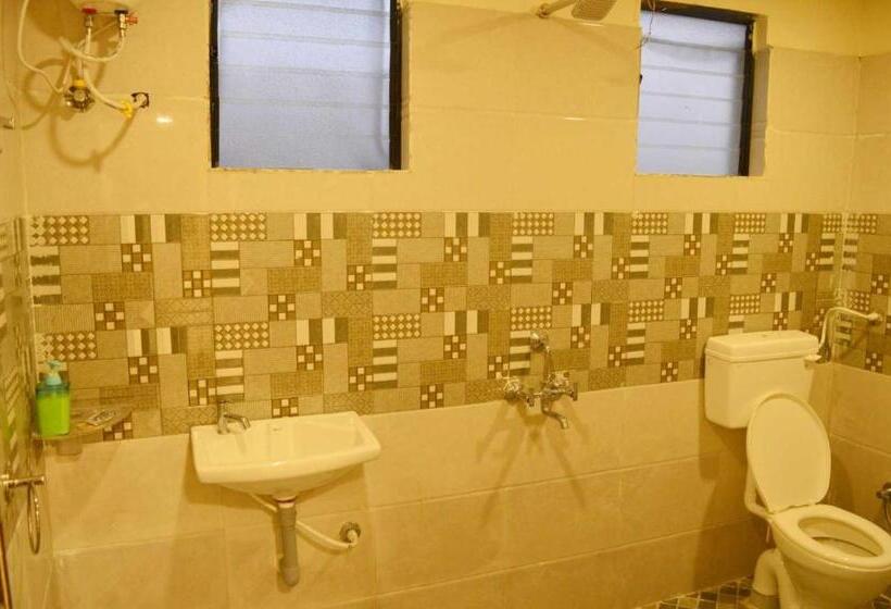 Трехместный Номер Классика, Oyo 81018 Moonlight Farm Stays