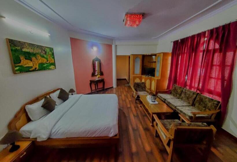 Номер Стандарт с Террасой, Cedar Cottage
