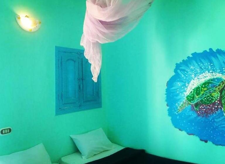 اتاق استاندارد سه نفره, Blue Bird Village