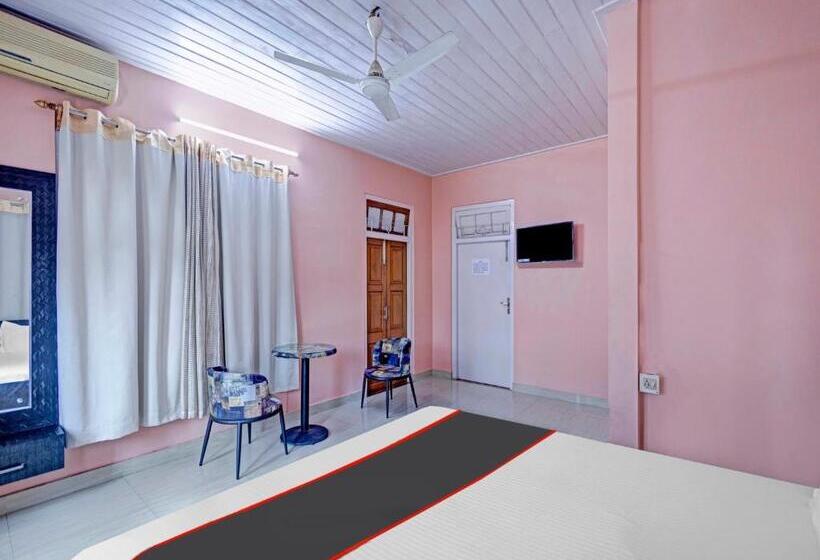 Трехместный Номер Классика, Collection O D Trinayan Suites