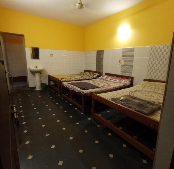 标准三人间, Padmambika Lodge