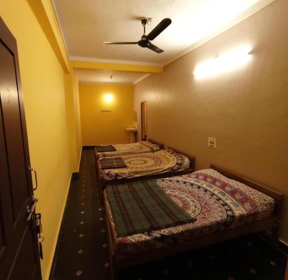 标准三人间, Padmambika Lodge