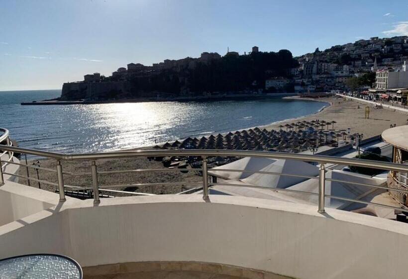 Triple Room Sea View, Seafront Apartments
