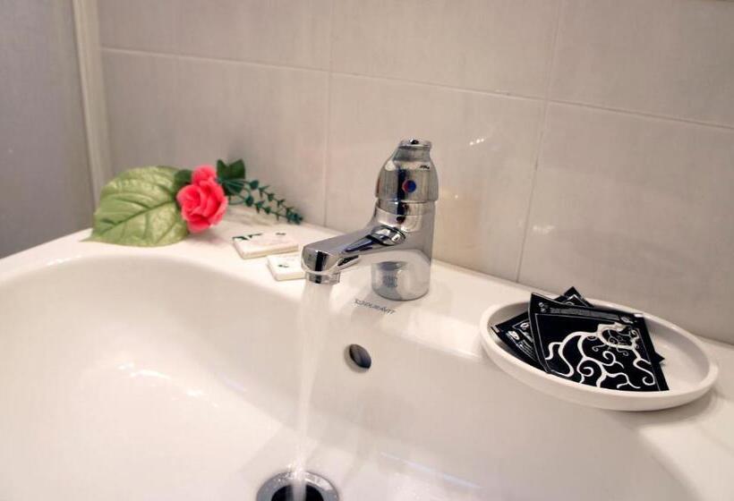 اتاق استاندارد یک نفره, Camere Delfini