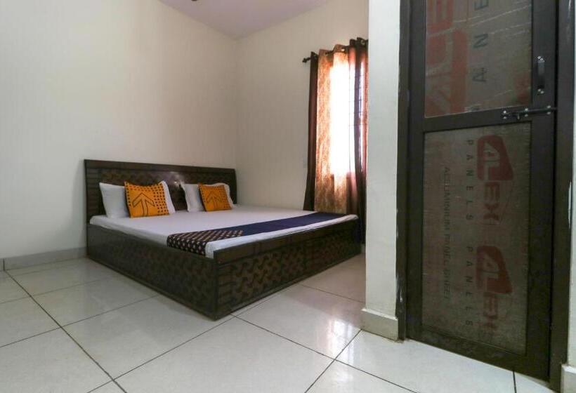 Трехместный Номер Классика, Spot On 66973 Hotel Chandigarh Highway