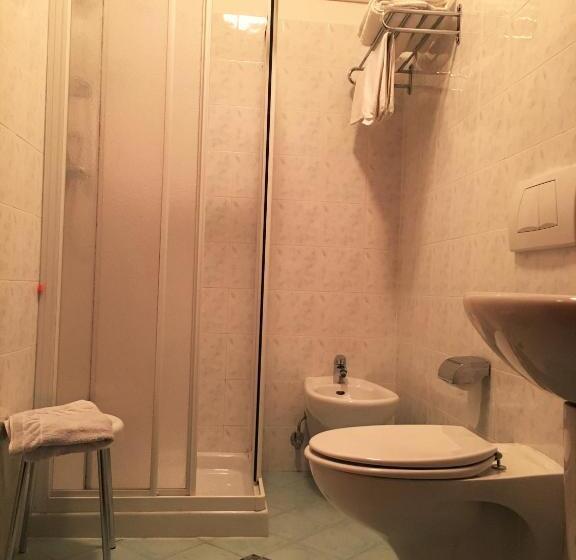 Номер Стандарт Трехместный, Albergo Scarpone