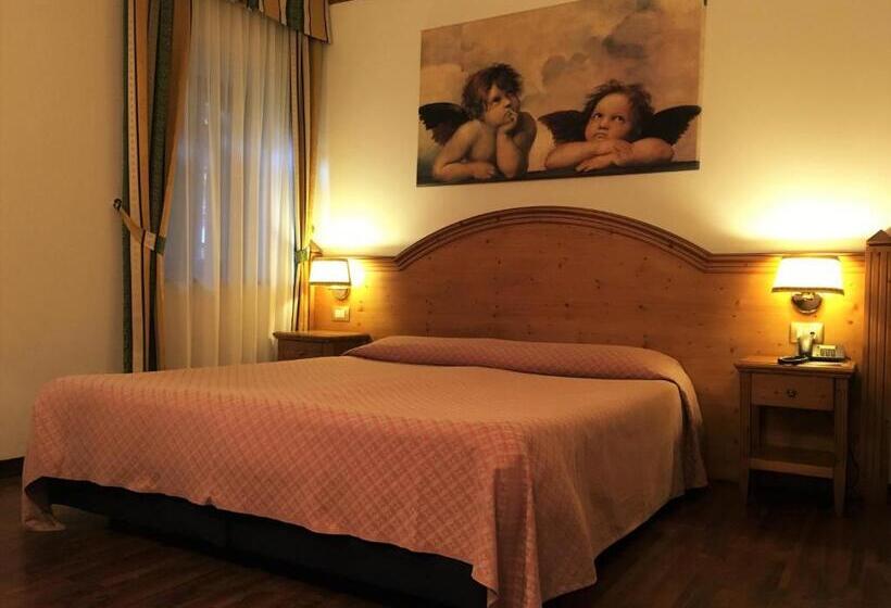 Номер Стандарт Трехместный, Albergo Scarpone
