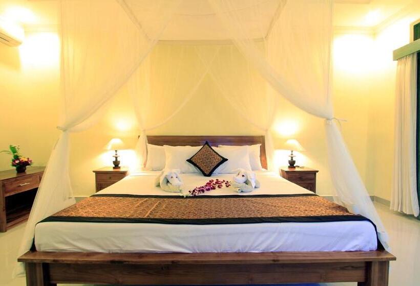 Номер Deluxe Вид на Бассейн, Inang Villa