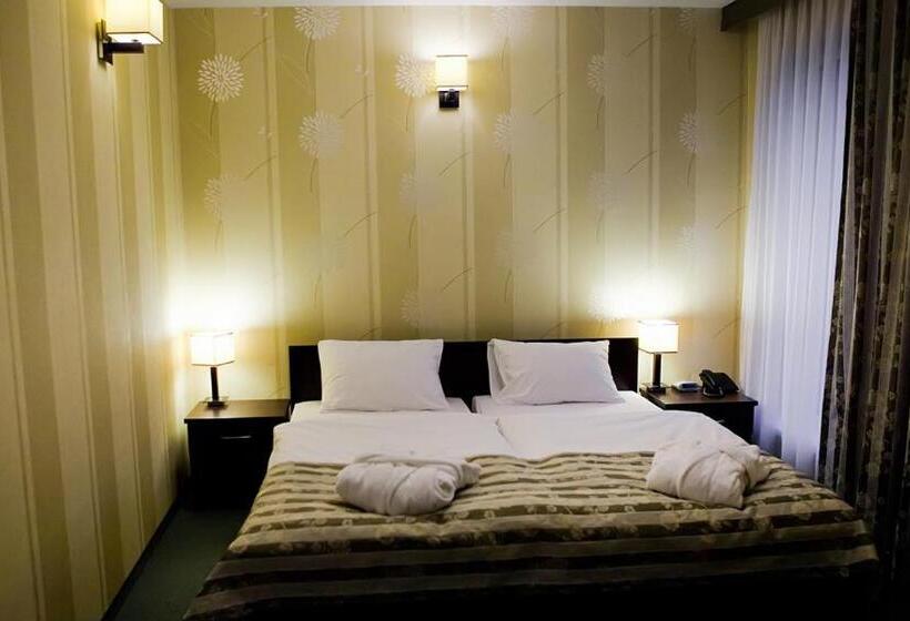 Апартаменты 2 Спальни, Aviator Hotel Restauracja & Spa