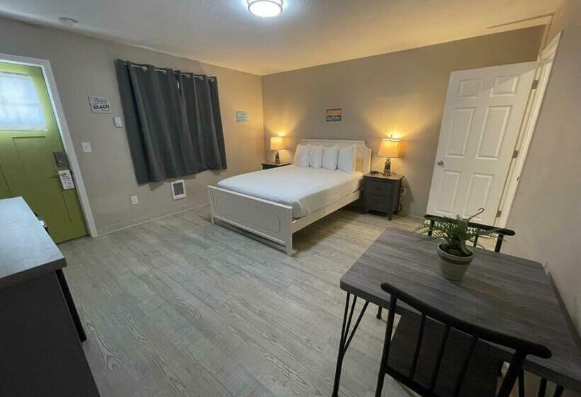 Студия Стандарт, Coastal Inn And Suites