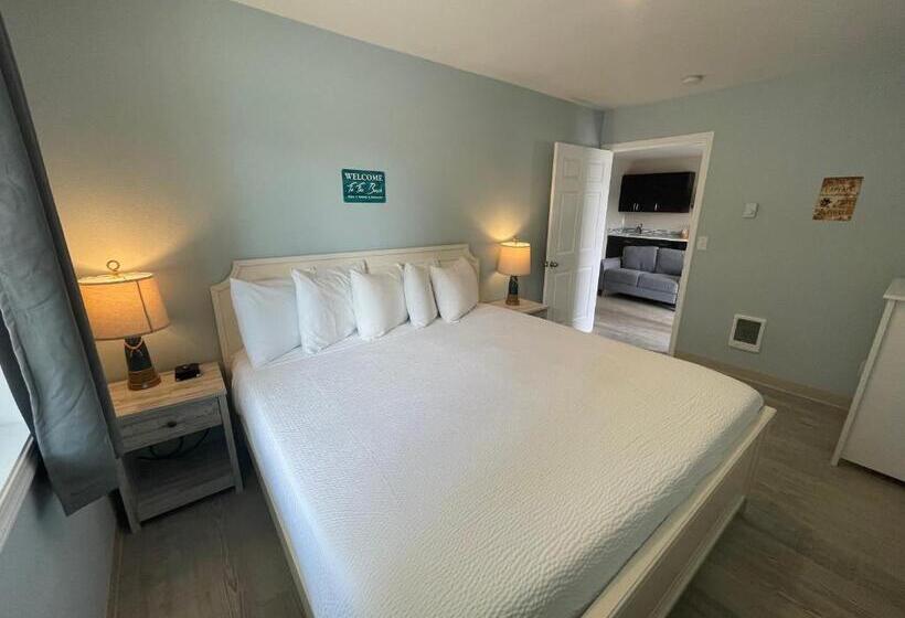 Люкс Кровать Кинг, Coastal Inn And Suites