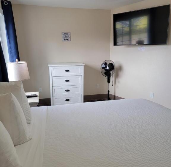 Номер Стандарт, Coastal Inn And Suites