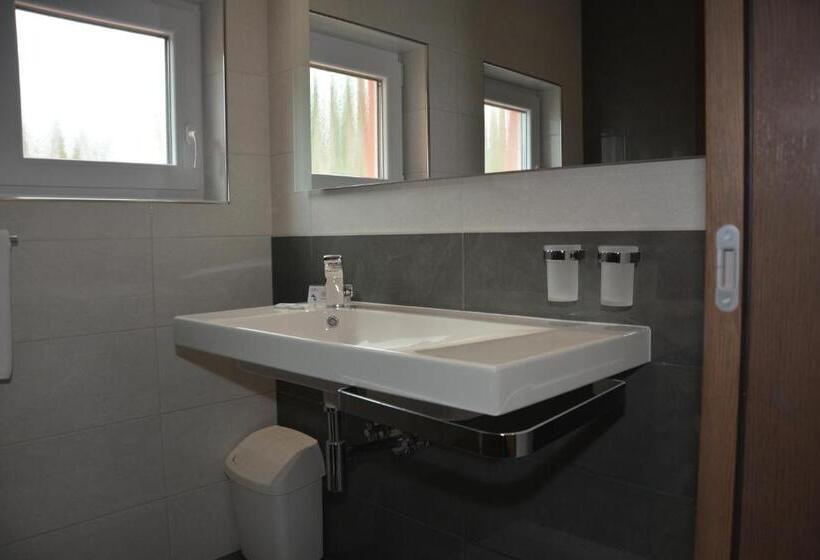 2 Bedrooms Suite Sea View, Fiesa