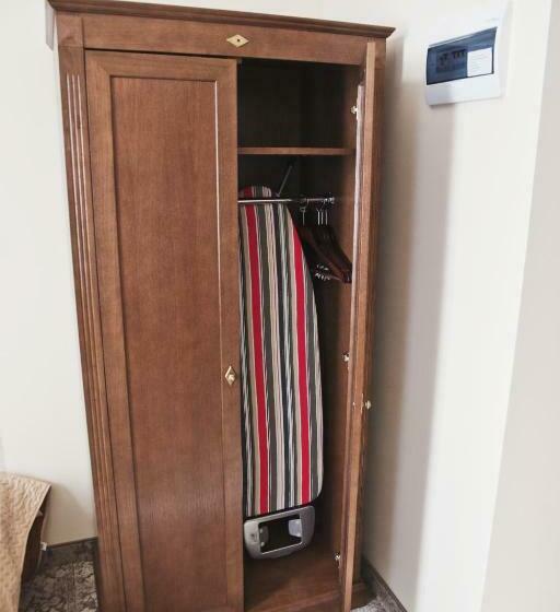 Номер Deluxe, Gal