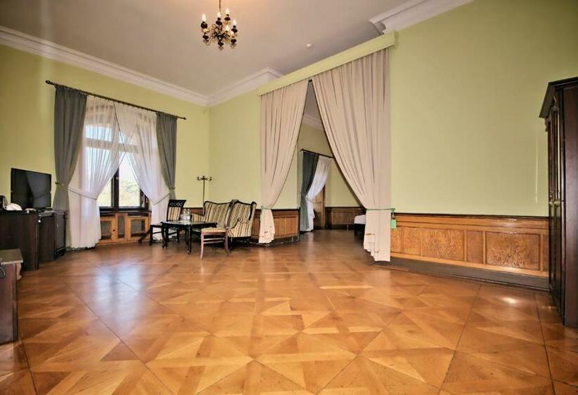 Апартаменты 1 Спальня, Moszna Zamek