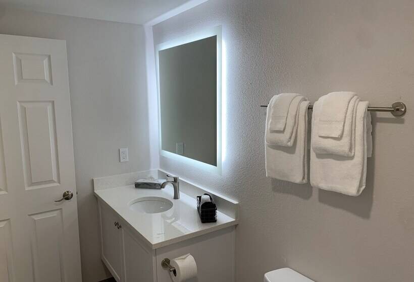 Люкс Семейный 2 Спальни, West Beach Suites