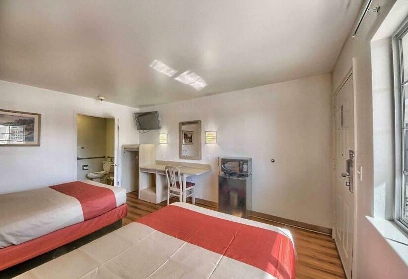 Четырехместный Номер Стандарт, Motel 6kerrville, Tx