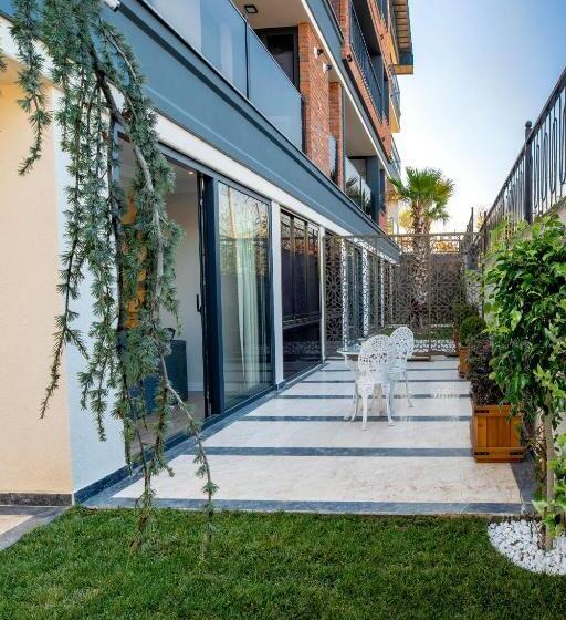 Апартаменты 1 Спальня Вид на Сад, Luna Residence