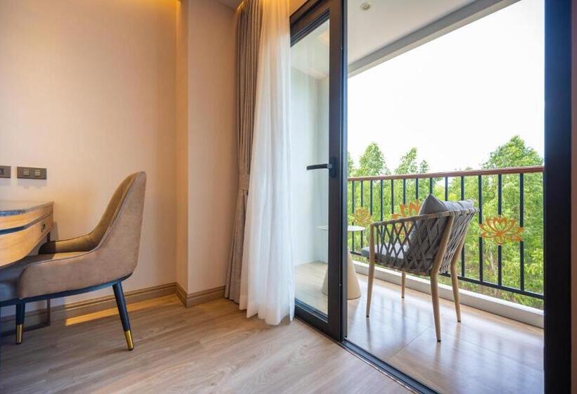 Номер Superior Вид на Сад, Wyndham Jomtien Pattaya