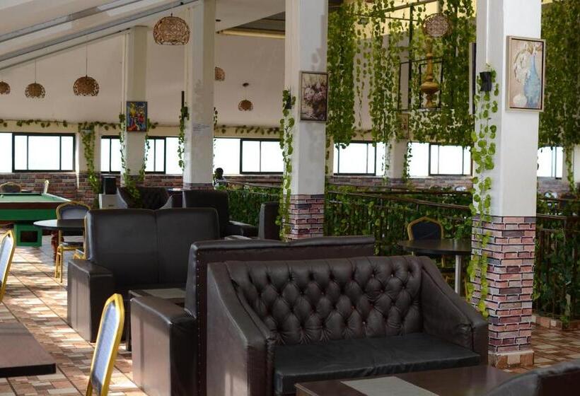 اتاق لوکس با چشم‌انداز دریاچه, Quinten Hotel Kisumu