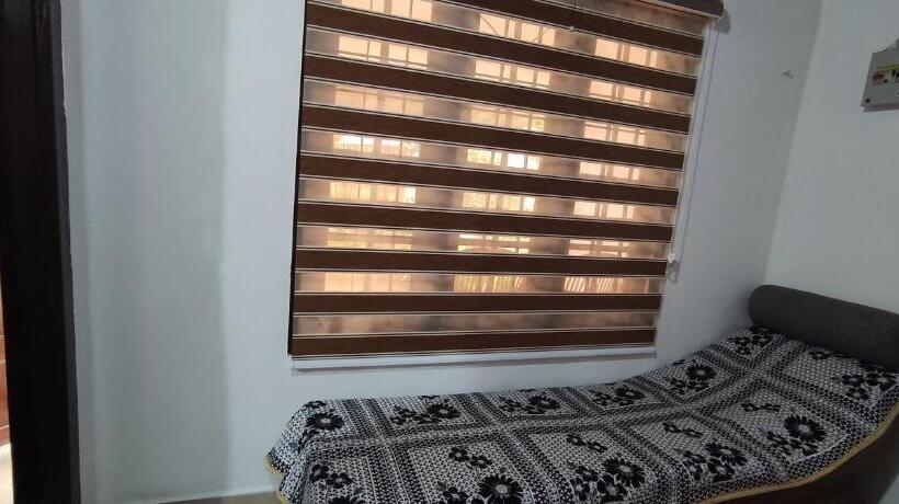 Номер Стандарт, Koonamparayil Home Stay Munnar Anaviratty Family Only