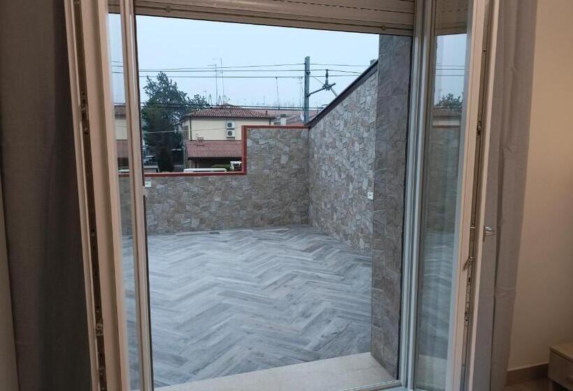 Standard Triple Room with Terrace, La Dea Rooms