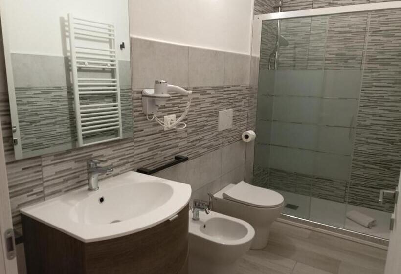 اتاق استاندارد چهار تخته, La Dea Rooms