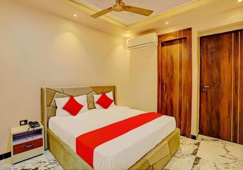 Номер Deluxe, Indiana Palace