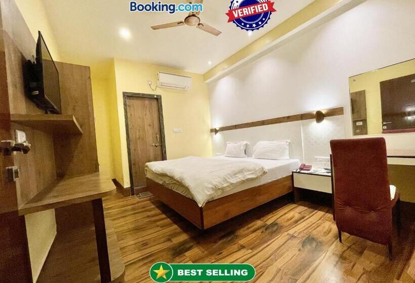 Номер Deluxe, Shivam ! Varanasi होटल शिवम హోటల్ శివం ஹோட்டல் சிவம் Forɘigner S Choice ! Fully Air Conditioned Hote