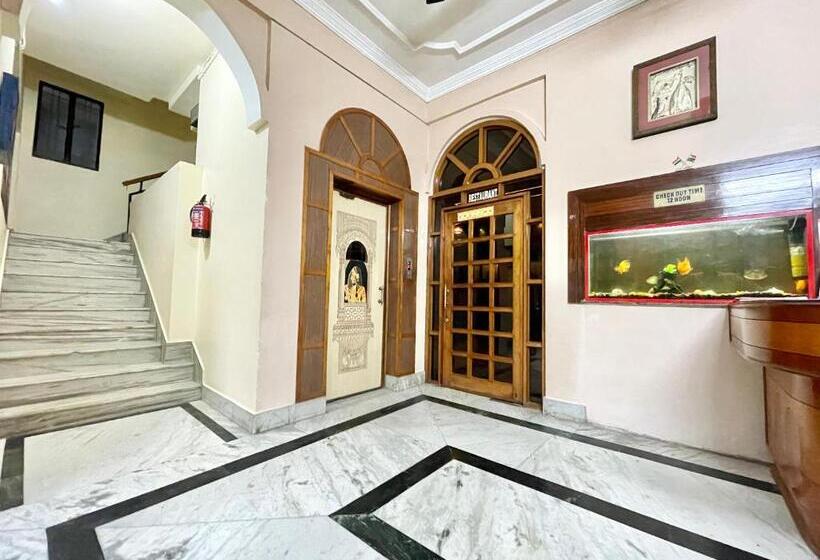 Номер Deluxe, Shivam ! Varanasi होटल शिवम హోటల్ శివం ஹோட்டல் சிவம் Forɘigner S Choice ! Fully Air Conditioned Hote