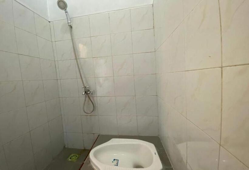 Номер Стандарт, Spot On 93452 Wulan Homestay 2 Syariah