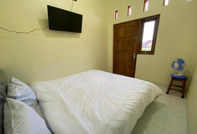 Номер Стандарт, Spot On 93452 Wulan Homestay 2 Syariah
