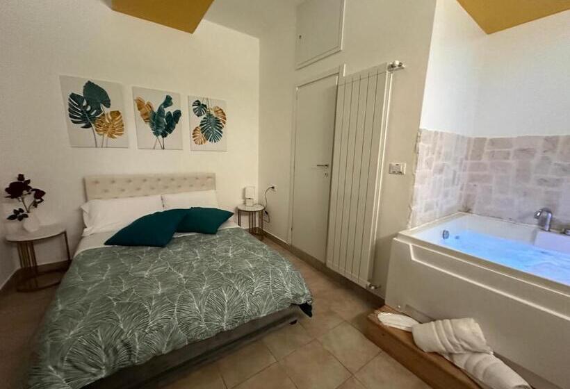Номер Deluxe, Le Plaisir Luxury Room Con Vasca Idromassaggio