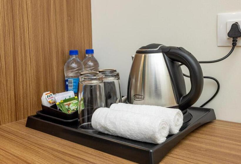 Люкс Deluxe Кровать Кинг, Esaa Airport