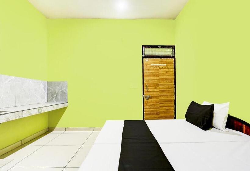 Трехместный Номер Классика, Oyo Hotel H.r