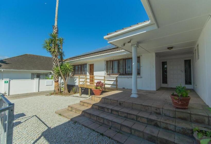 Люкс Deluxe Кровать Кинг, 16 On 7th Guesthouse Summerstrand