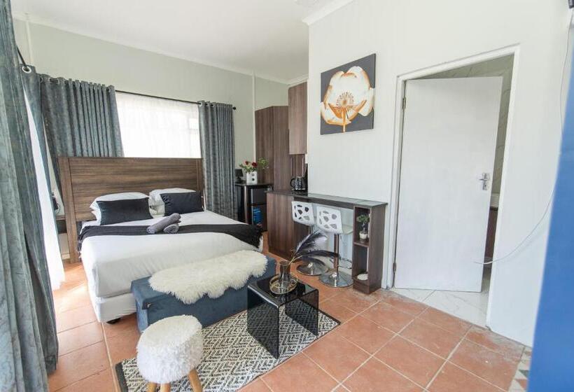 Люкс Повышенной Комфортности, 16 On 7th Guesthouse Summerstrand