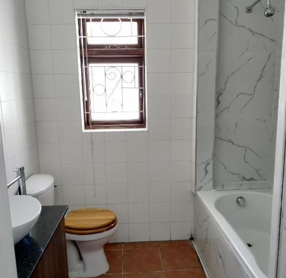 Номер Стандарт Внутренний, 16 On 7th Guesthouse Summerstrand