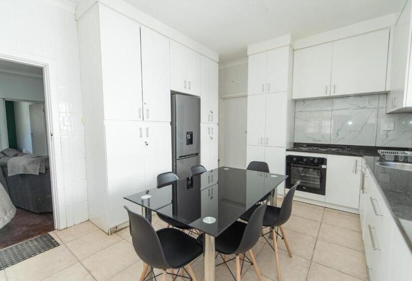Семейный Номер Superior, 16 On 7th Guesthouse Summerstrand