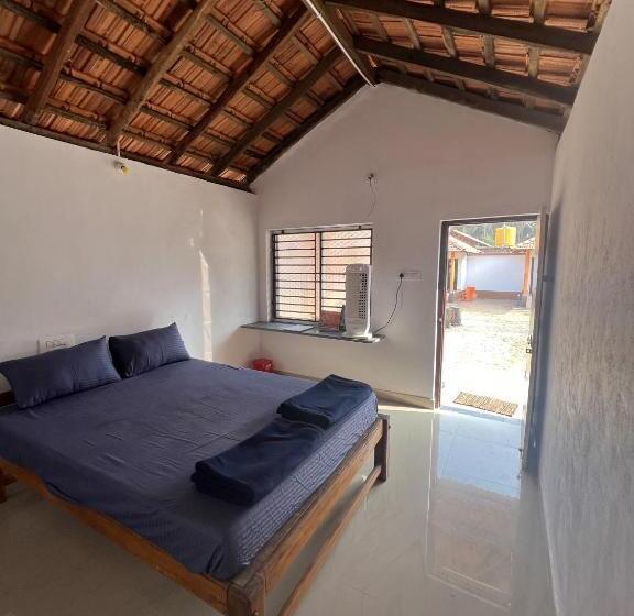 اتاق لوکس, Revibe Beach Hostel Gokarna