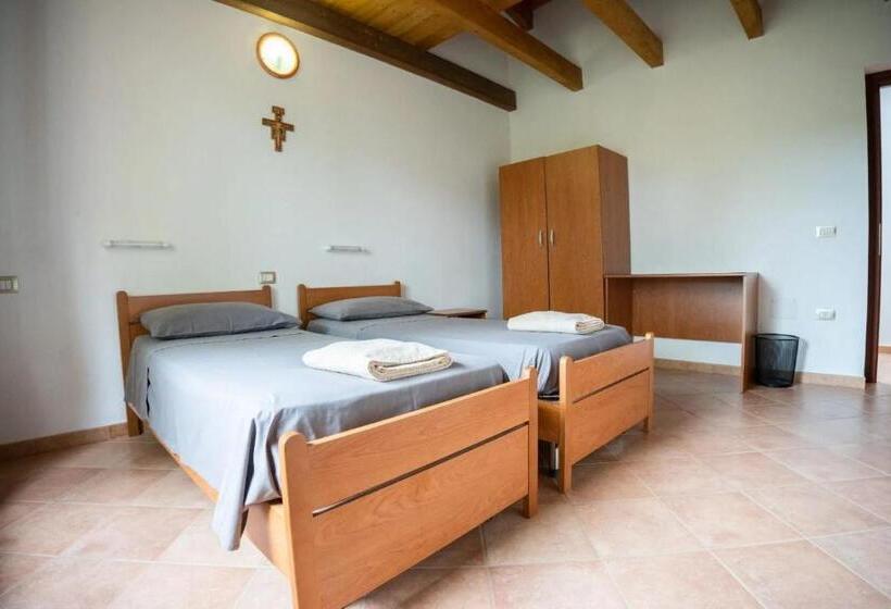 Номер Стандарт Трехместный, Oasi Francescana Sant Ignazio Da Laconi