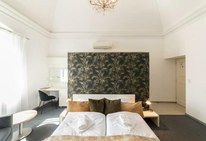 اتاق استاندارد, Villa Nečas žilina