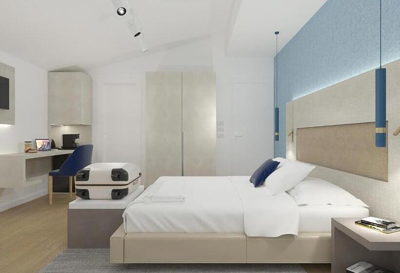 Номер Deluxe с Балконом, Chic & Charme Luxury Rooms