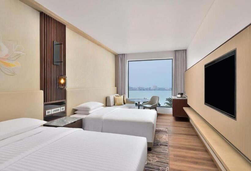 Люкс Кровать Кинг, Courtyard By Marriott Gorakhpur