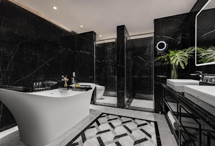 Suite with lake view, Elegant Mansion 88